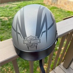 Harley-Davidson Gray and Black Helmet